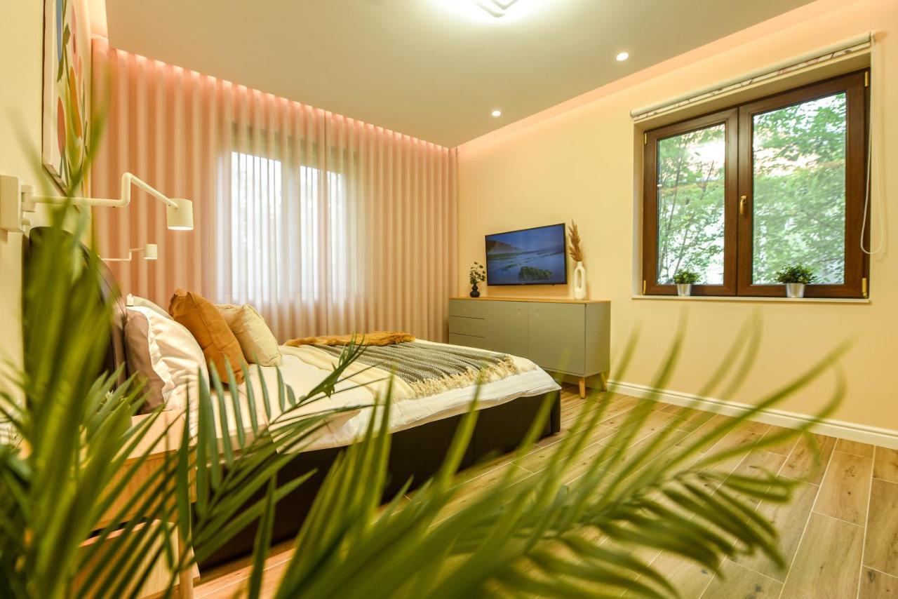 Green Leafy Brasov - Ideal 2 Bedroom Apartment Bagian luar foto