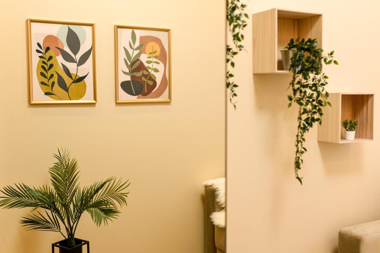 Green Leafy Brasov - Ideal 2 Bedroom Apartment Bagian luar foto