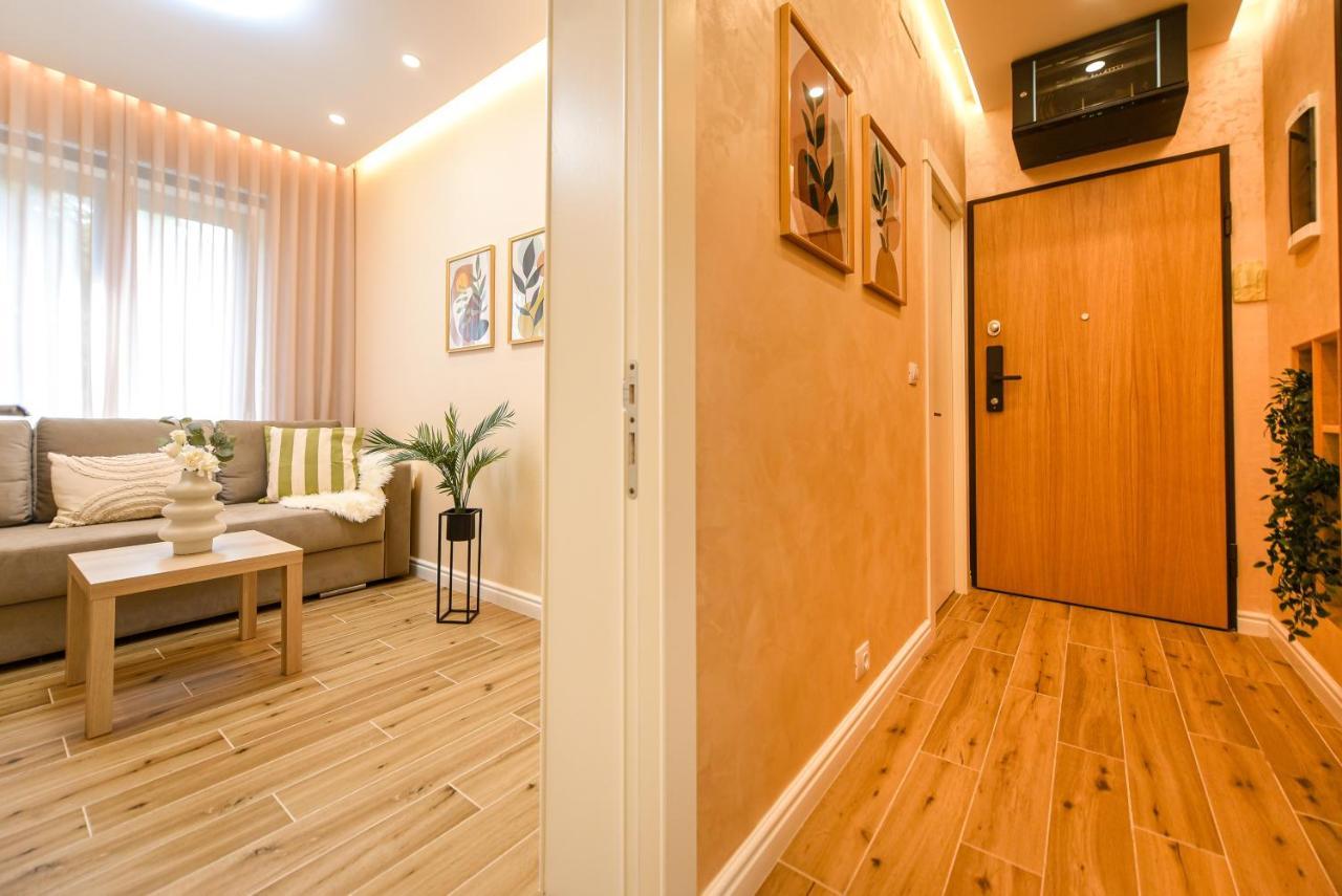 Green Leafy Brasov - Ideal 2 Bedroom Apartment Bagian luar foto