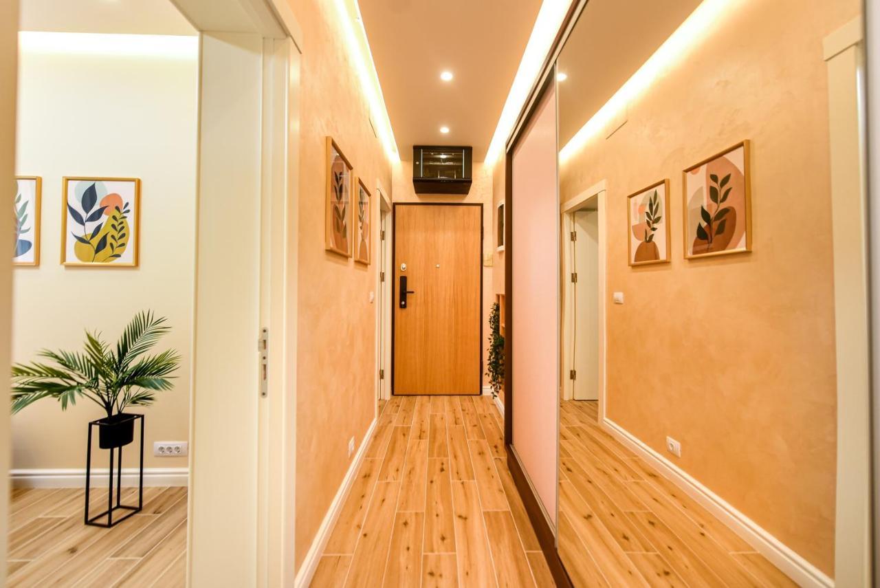 Green Leafy Brasov - Ideal 2 Bedroom Apartment Bagian luar foto