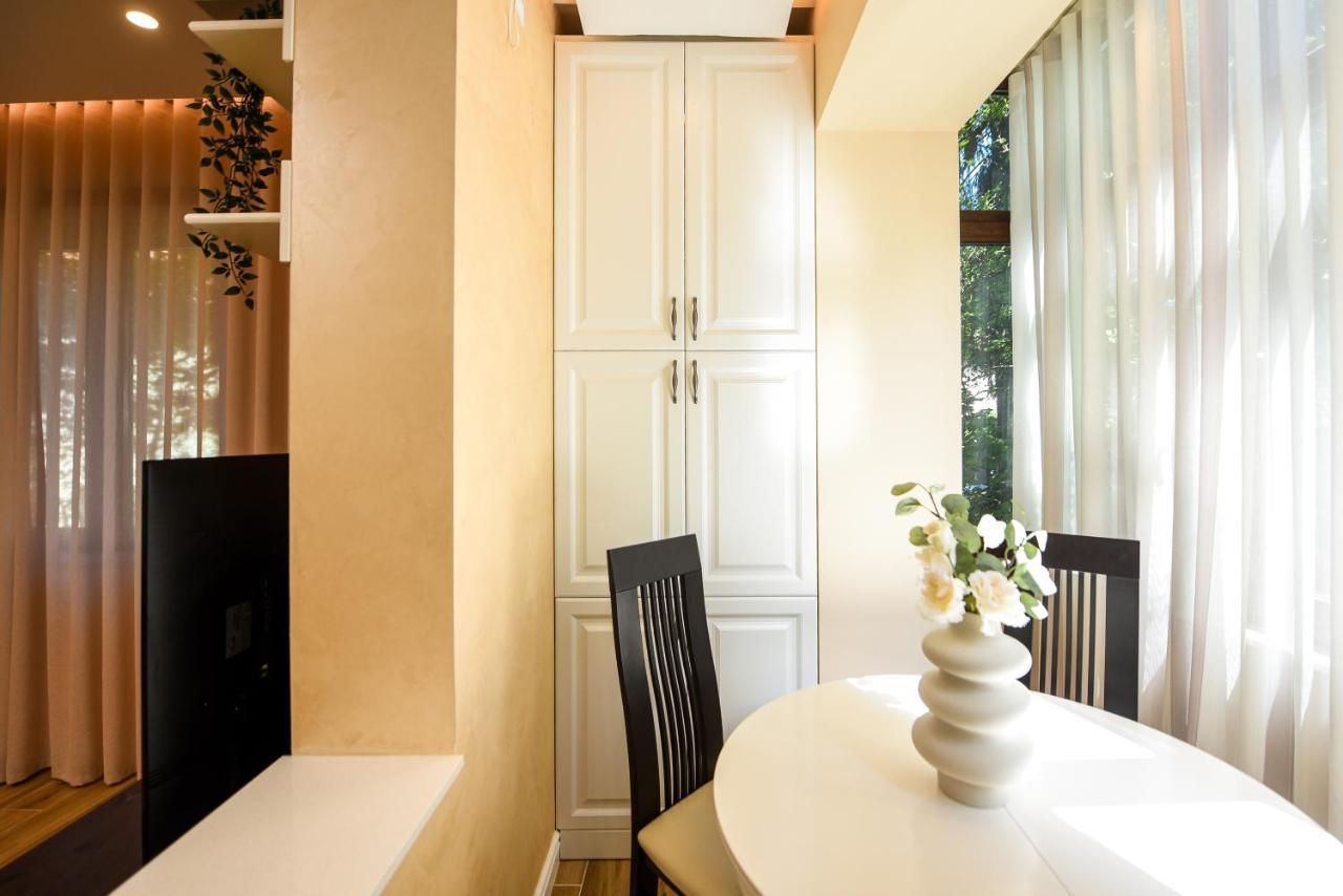 Green Leafy Brasov - Ideal 2 Bedroom Apartment Bagian luar foto