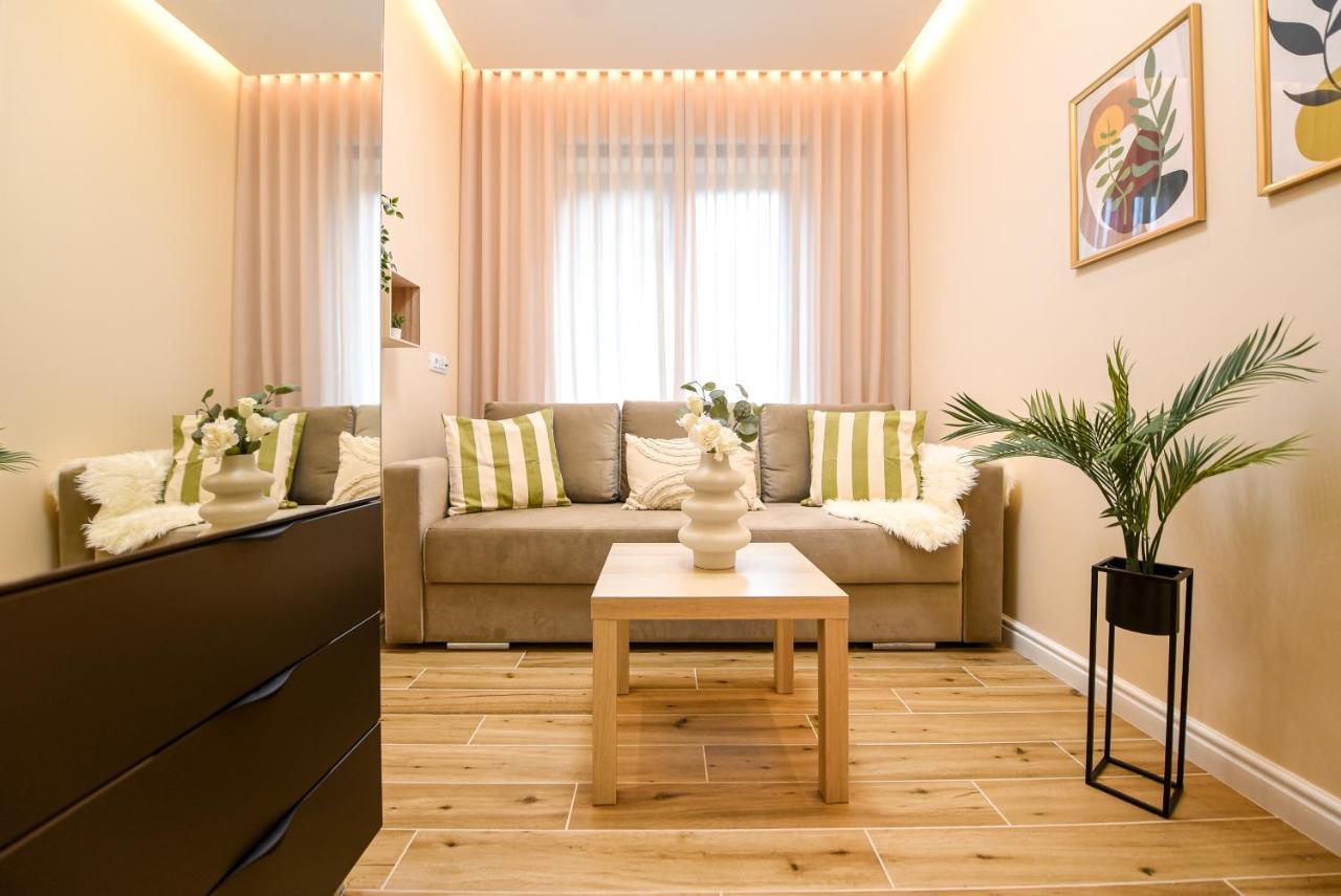 Green Leafy Brasov - Ideal 2 Bedroom Apartment Bagian luar foto
