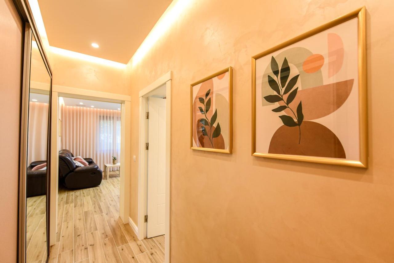 Green Leafy Brasov - Ideal 2 Bedroom Apartment Bagian luar foto