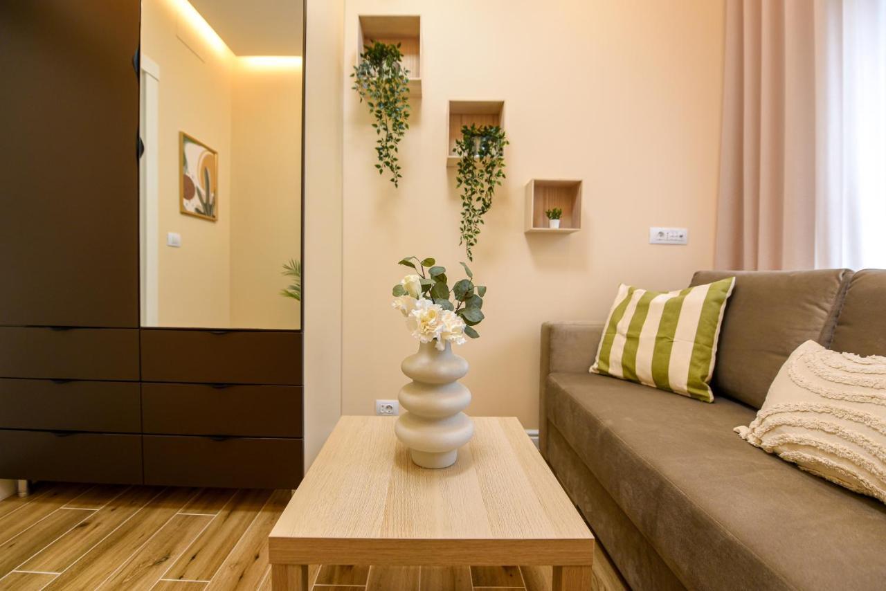 Green Leafy Brasov - Ideal 2 Bedroom Apartment Bagian luar foto